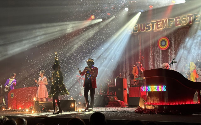 Vinicio Capossela, Conciati per le feste